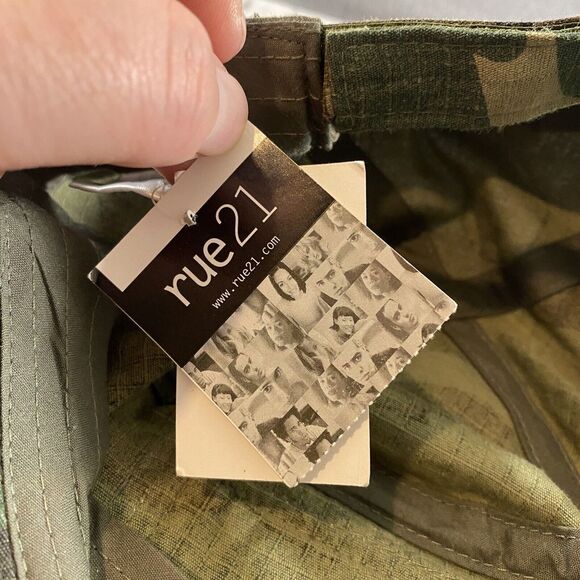 Rue 21 Hat Womens Green Camouflage Strapback Cap Adjustable NEW - Picture 7 of 9